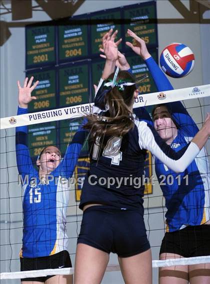 Thumbnail 1 in La Costa Canyon vs. Presentation (CIF State D2 Final) photogallery.