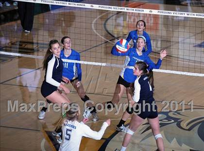 Thumbnail 3 in La Costa Canyon vs. Presentation (CIF State D2 Final) photogallery.
