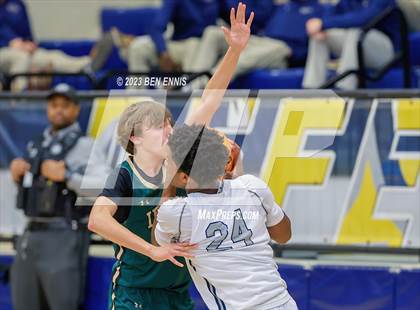 Thumbnail 3 in Knoxville Catholic vs. St. Francis (Battle in The Peach) photogallery.