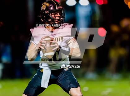 Thumbnail 2 in University Lab vs. Dunham (LHSAA Divison III Select Semifinal) photogallery.