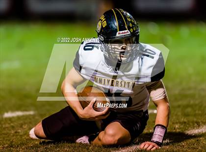 Thumbnail 3 in University Lab vs. Dunham (LHSAA Divison III Select Semifinal) photogallery.