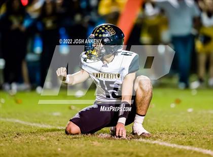 Thumbnail 2 in University Lab vs. Dunham (LHSAA Divison III Select Semifinal) photogallery.