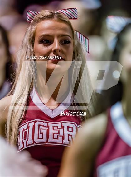 Thumbnail 2 in University Lab vs. Dunham (LHSAA Divison III Select Semifinal) photogallery.