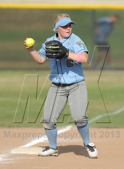 Thumbnail 3 in Brea Olinda @ Villa Park photogallery.