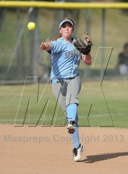 Thumbnail 1 in Brea Olinda @ Villa Park photogallery.