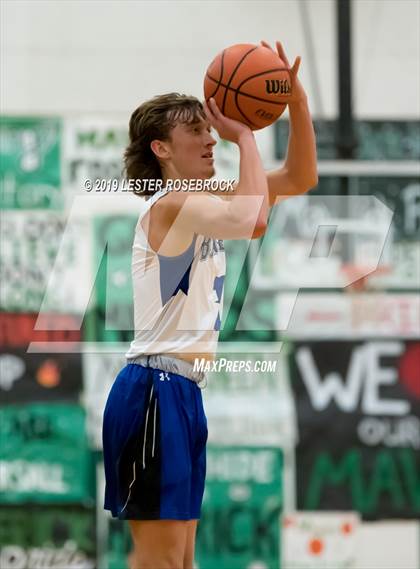Thumbnail 2 in Bandera vs. Crystal City (Maverick Classic) photogallery.