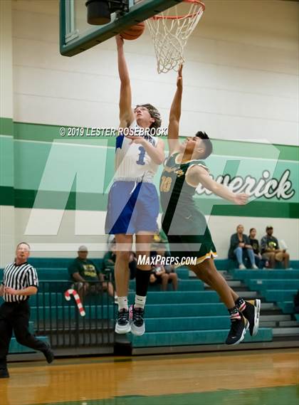 Thumbnail 2 in Bandera vs. Crystal City (Maverick Classic) photogallery.