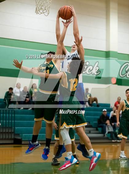 Thumbnail 1 in Bandera vs. Crystal City (Maverick Classic) photogallery.