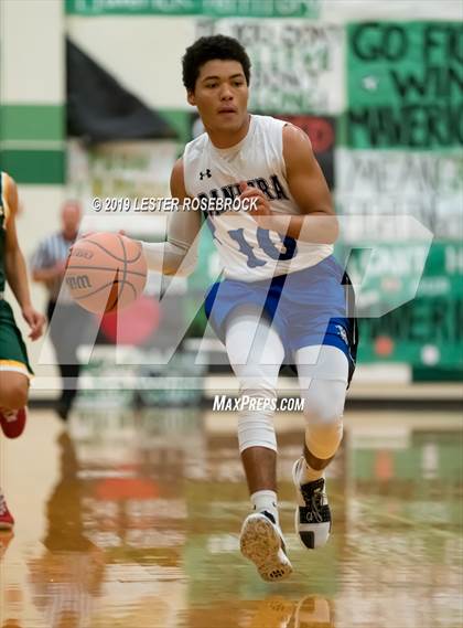 Thumbnail 3 in Bandera vs. Crystal City (Maverick Classic) photogallery.
