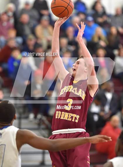 Thumbnail 2 in Curtis vs Enumclaw (WIAA District 3 Playoff) photogallery.