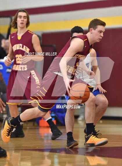 Thumbnail 2 in Curtis vs Enumclaw (WIAA District 3 Playoff) photogallery.