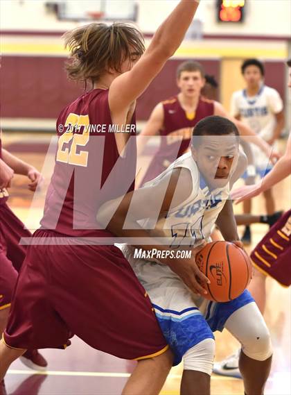 Thumbnail 1 in Curtis vs Enumclaw (WIAA District 3 Playoff) photogallery.