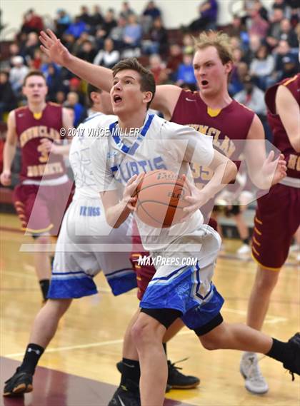 Thumbnail 1 in Curtis vs Enumclaw (WIAA District 3 Playoff) photogallery.
