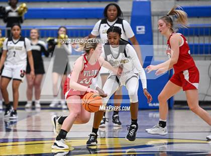 Thumbnail 3 in Jonesboro vs. Vilonia (AAA 5A State Playoff 2nd round) photogallery.