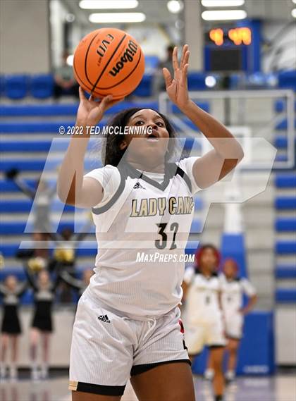 Thumbnail 2 in Jonesboro vs. Vilonia (AAA 5A State Playoff 2nd round) photogallery.