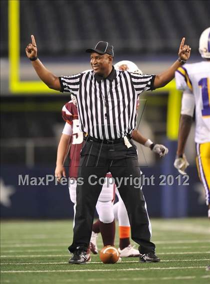 Thumbnail 1 in Munday vs. Tenaha (UIL 1A Division 2 Final) photogallery.