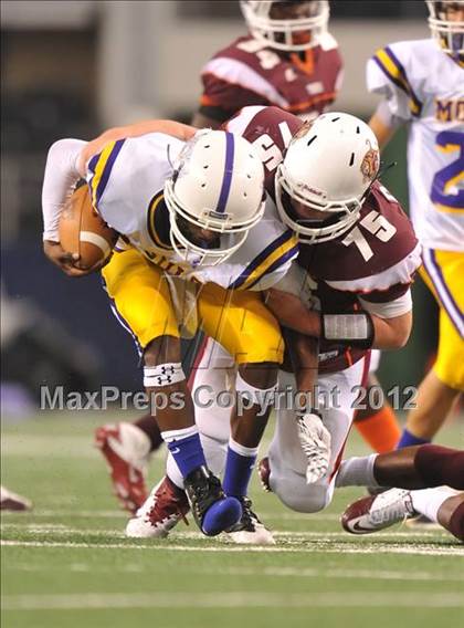 Thumbnail 3 in Munday vs. Tenaha (UIL 1A Division 2 Final) photogallery.
