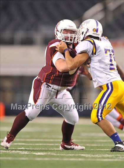 Thumbnail 2 in Munday vs. Tenaha (UIL 1A Division 2 Final) photogallery.