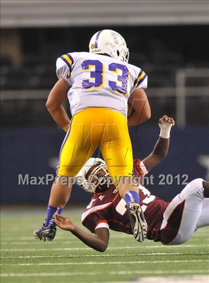 Thumbnail 2 in Munday vs. Tenaha (UIL 1A Division 2 Final) photogallery.