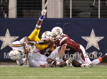 Thumbnail 2 in Munday vs. Tenaha (UIL 1A Division 2 Final) photogallery.