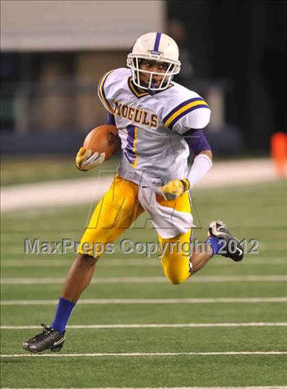 Thumbnail 1 in Munday vs. Tenaha (UIL 1A Division 2 Final) photogallery.
