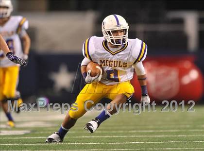 Thumbnail 1 in Munday vs. Tenaha (UIL 1A Division 2 Final) photogallery.
