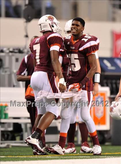 Thumbnail 3 in Munday vs. Tenaha (UIL 1A Division 2 Final) photogallery.