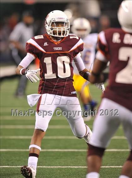 Thumbnail 2 in Munday vs. Tenaha (UIL 1A Division 2 Final) photogallery.