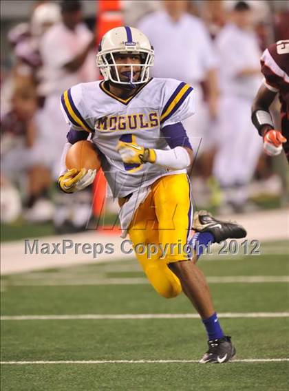 Thumbnail 2 in Munday vs. Tenaha (UIL 1A Division 2 Final) photogallery.