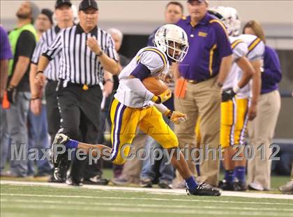 Thumbnail 1 in Munday vs. Tenaha (UIL 1A Division 2 Final) photogallery.