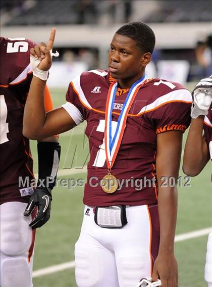 Thumbnail 3 in Munday vs. Tenaha (UIL 1A Division 2 Final) photogallery.