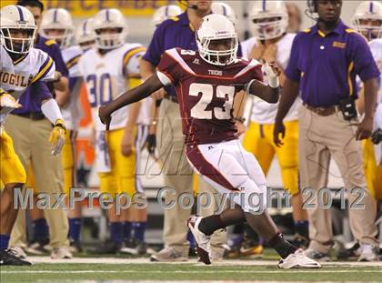 Thumbnail 2 in Munday vs. Tenaha (UIL 1A Division 2 Final) photogallery.