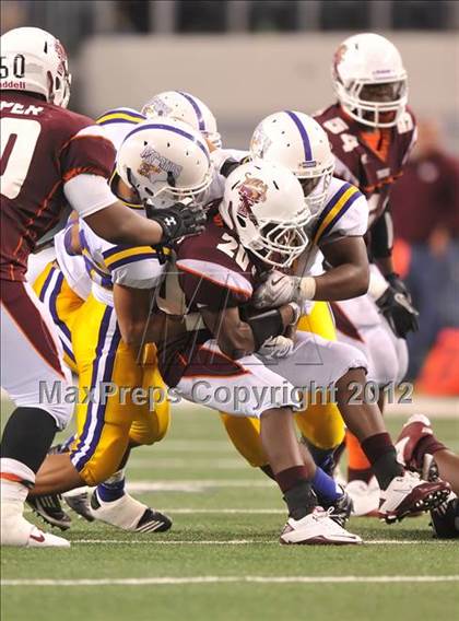 Thumbnail 1 in Munday vs. Tenaha (UIL 1A Division 2 Final) photogallery.