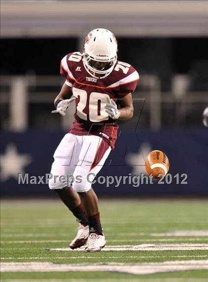Thumbnail 1 in Munday vs. Tenaha (UIL 1A Division 2 Final) photogallery.