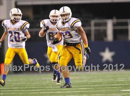 Thumbnail 3 in Munday vs. Tenaha (UIL 1A Division 2 Final) photogallery.