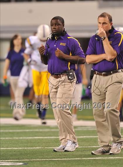 Thumbnail 3 in Munday vs. Tenaha (UIL 1A Division 2 Final) photogallery.