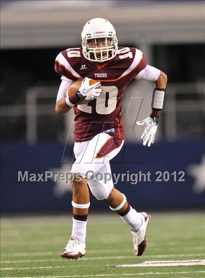 Thumbnail 3 in Munday vs. Tenaha (UIL 1A Division 2 Final) photogallery.