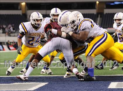 Thumbnail 3 in Munday vs. Tenaha (UIL 1A Division 2 Final) photogallery.