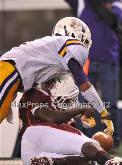 Thumbnail 2 in Munday vs. Tenaha (UIL 1A Division 2 Final) photogallery.