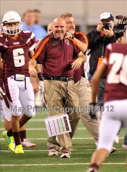 Thumbnail 2 in Munday vs. Tenaha (UIL 1A Division 2 Final) photogallery.
