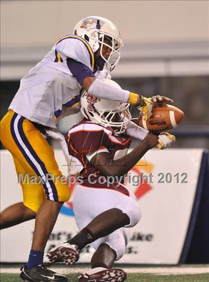 Thumbnail 1 in Munday vs. Tenaha (UIL 1A Division 2 Final) photogallery.