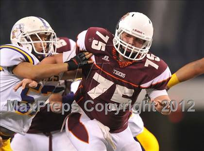 Thumbnail 2 in Munday vs. Tenaha (UIL 1A Division 2 Final) photogallery.