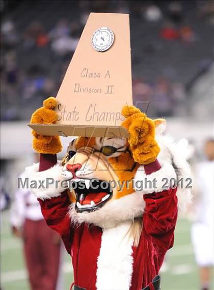 Thumbnail 2 in Munday vs. Tenaha (UIL 1A Division 2 Final) photogallery.