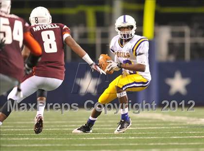Thumbnail 2 in Munday vs. Tenaha (UIL 1A Division 2 Final) photogallery.