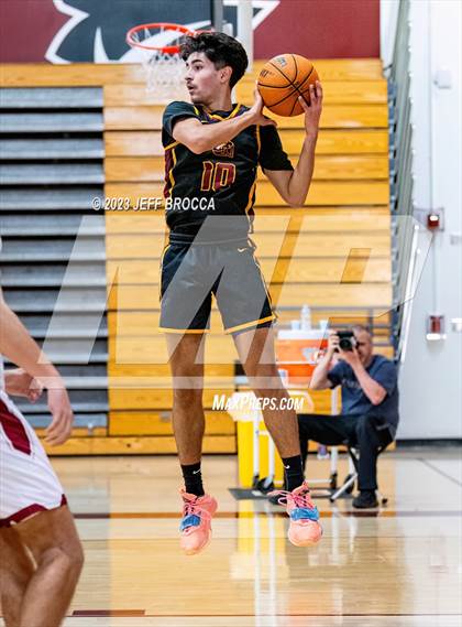 Thumbnail 1 in Clovis West vs. Oaks Christian photogallery.