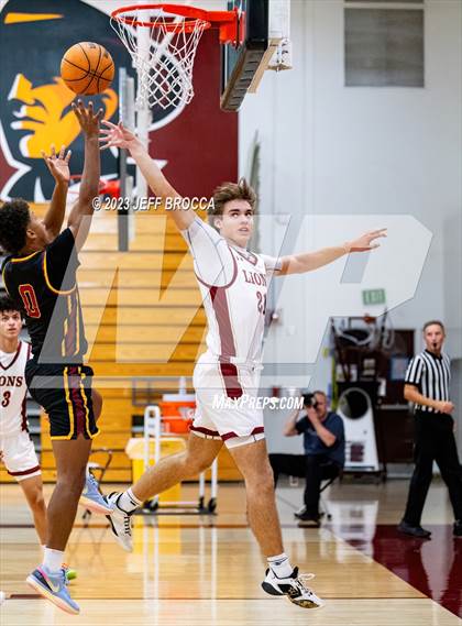 Thumbnail 1 in Clovis West vs. Oaks Christian photogallery.