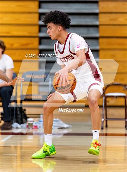 Thumbnail 2 in Clovis West vs. Oaks Christian photogallery.