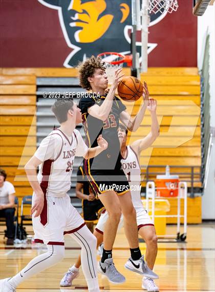 Thumbnail 3 in Clovis West vs. Oaks Christian photogallery.