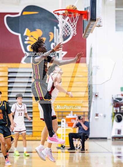 Thumbnail 2 in Clovis West vs. Oaks Christian photogallery.