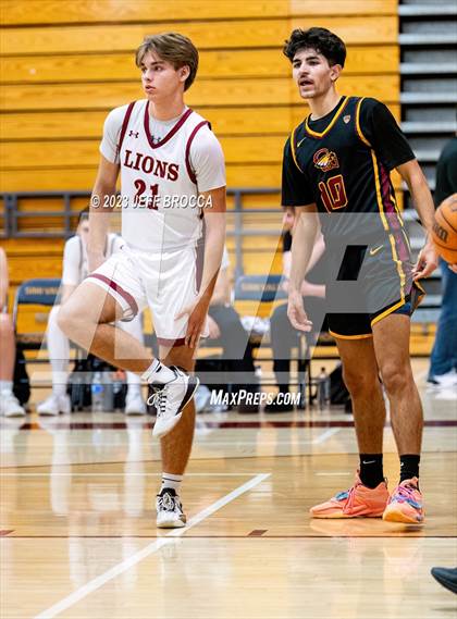 Thumbnail 3 in Clovis West vs. Oaks Christian photogallery.